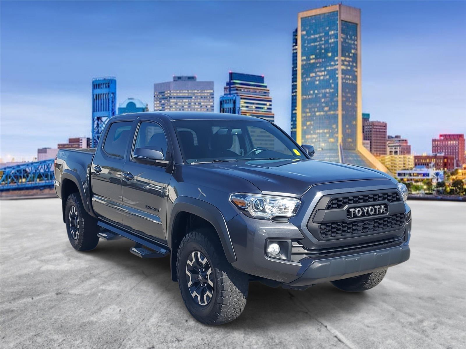2016 Toyota Tacoma TRD photo 4