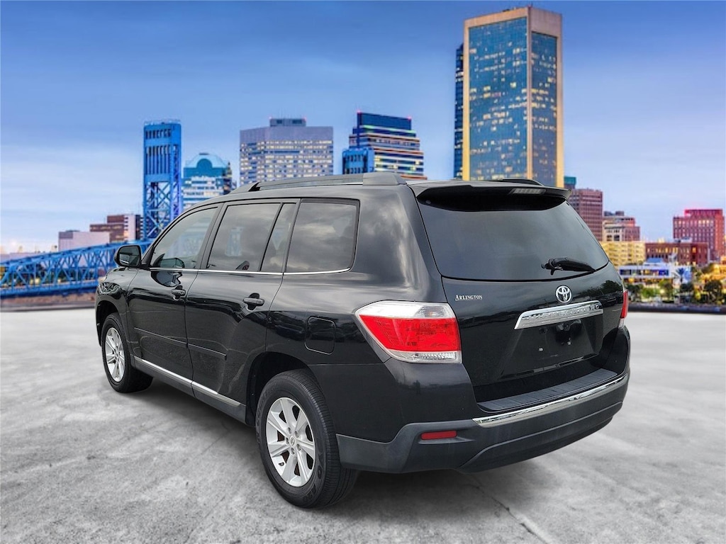 Used 2012 Toyota Highlander SE