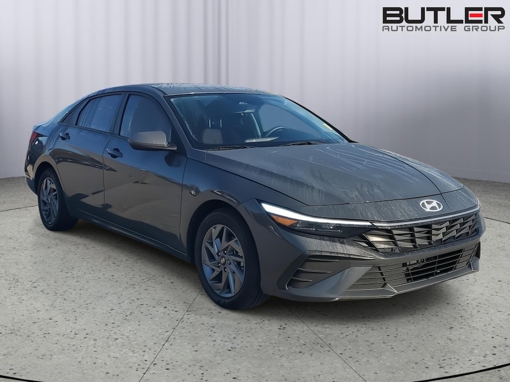 Used 2024 Hyundai Elantra Hybrid Blue Sedan