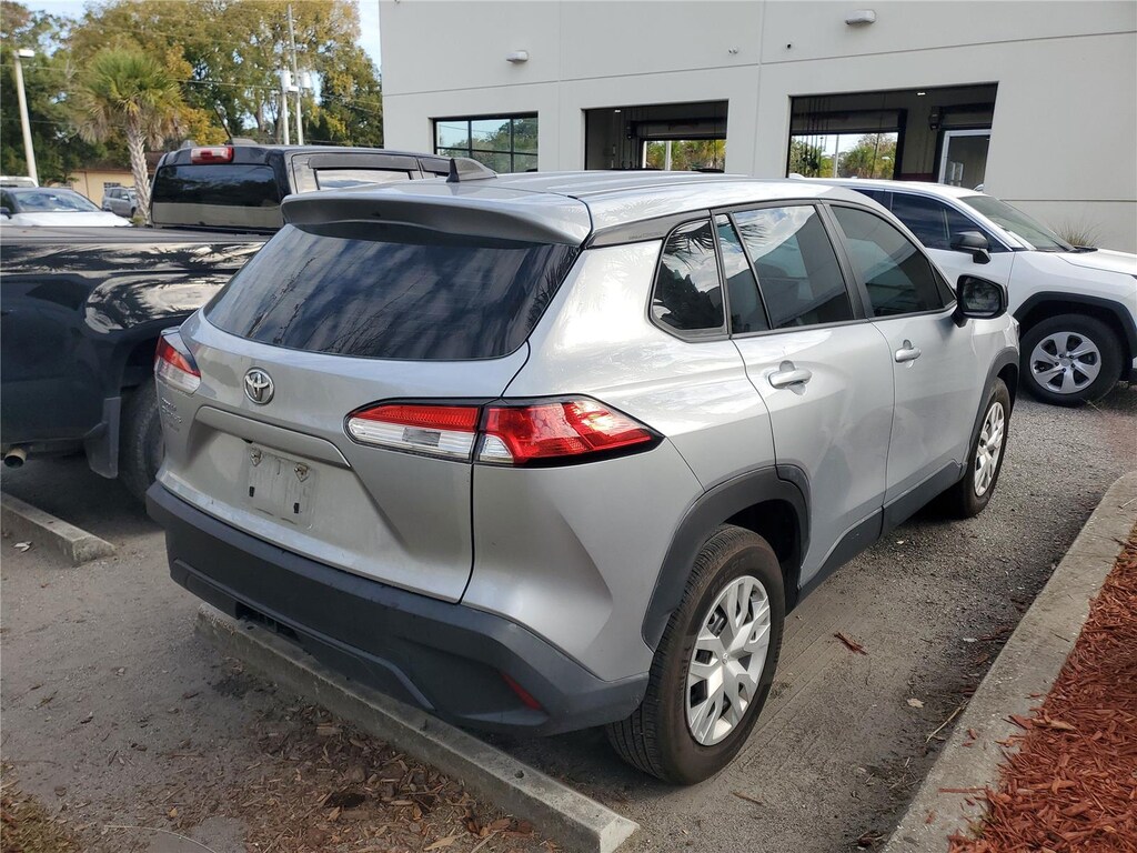 2024 Toyota Corolla Cross L photo 4