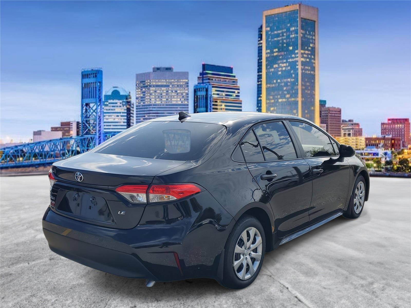 2025 Toyota Corolla LE photo 3
