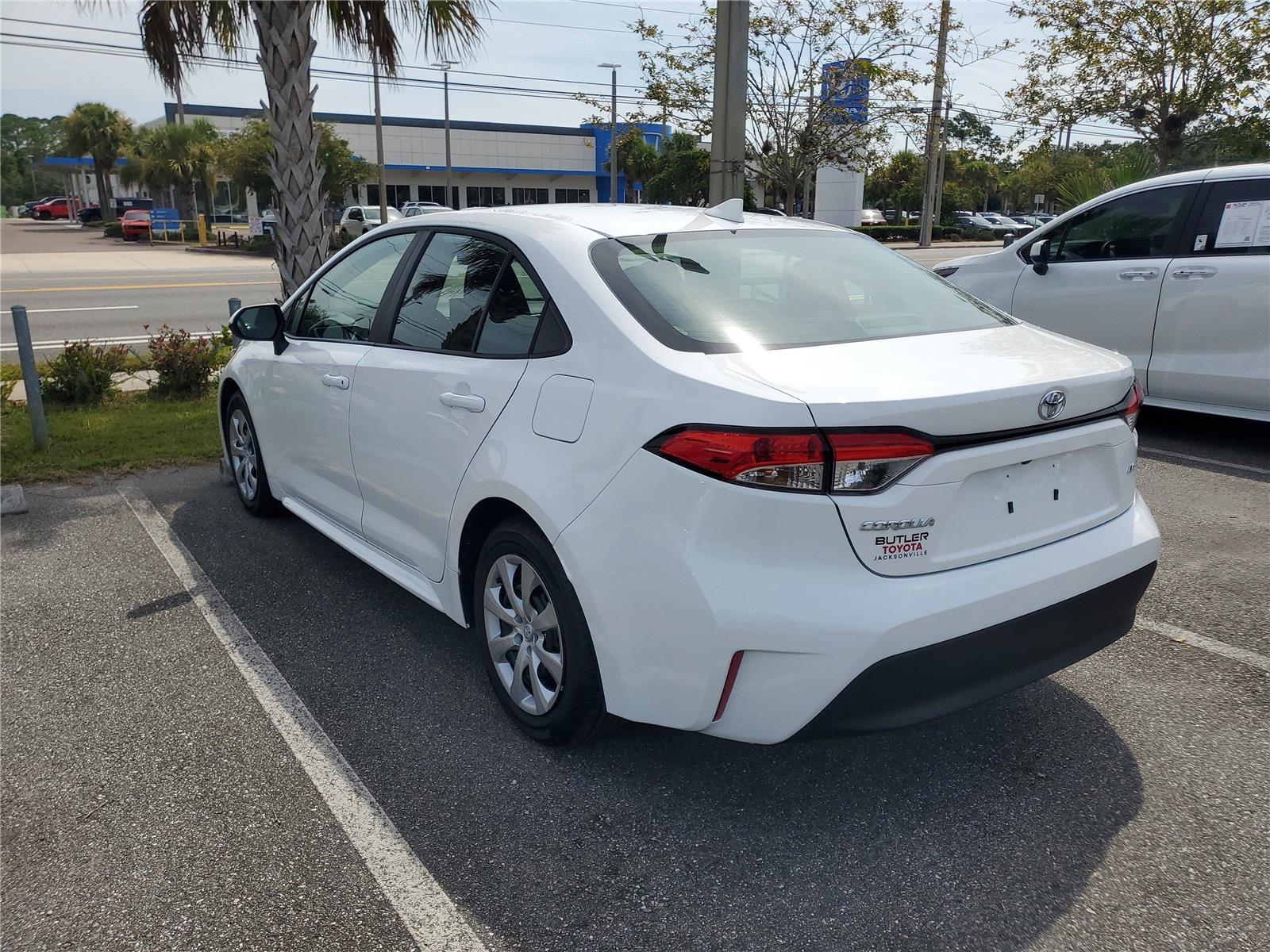 2025 Toyota Corolla LE photo 2