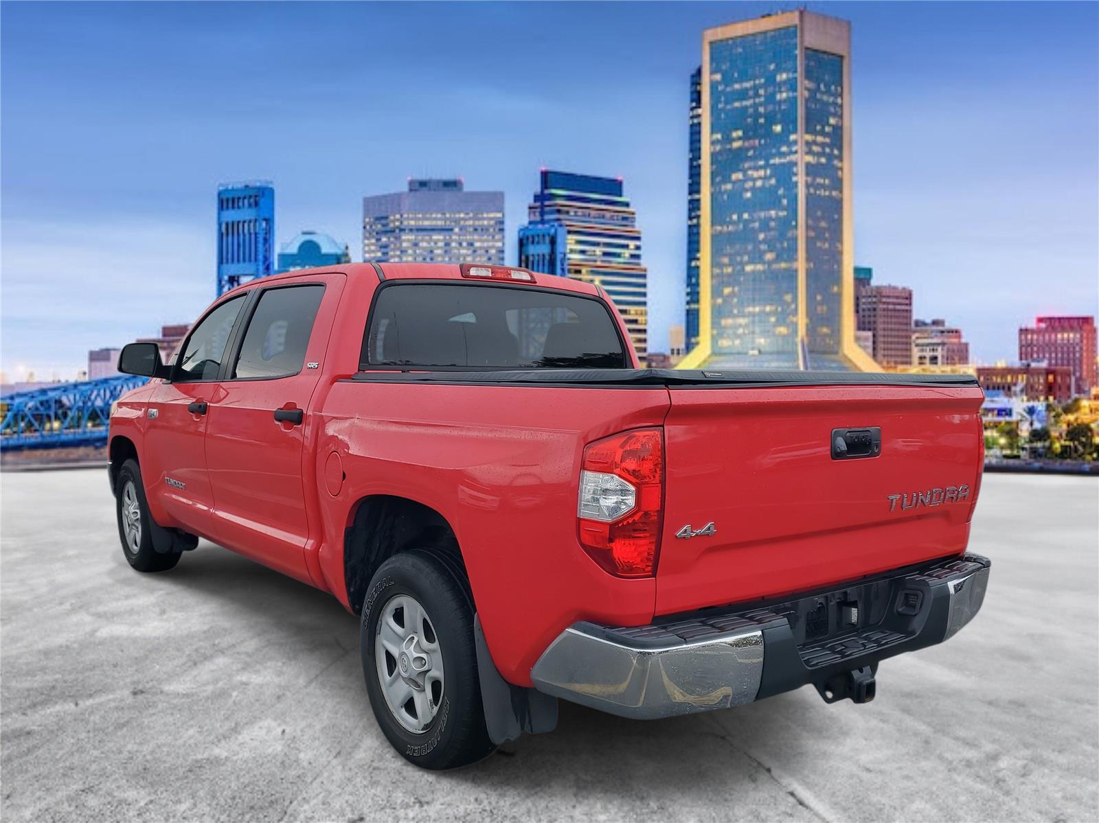 2016 Toyota Tundra SR5 CrewMax photo 2