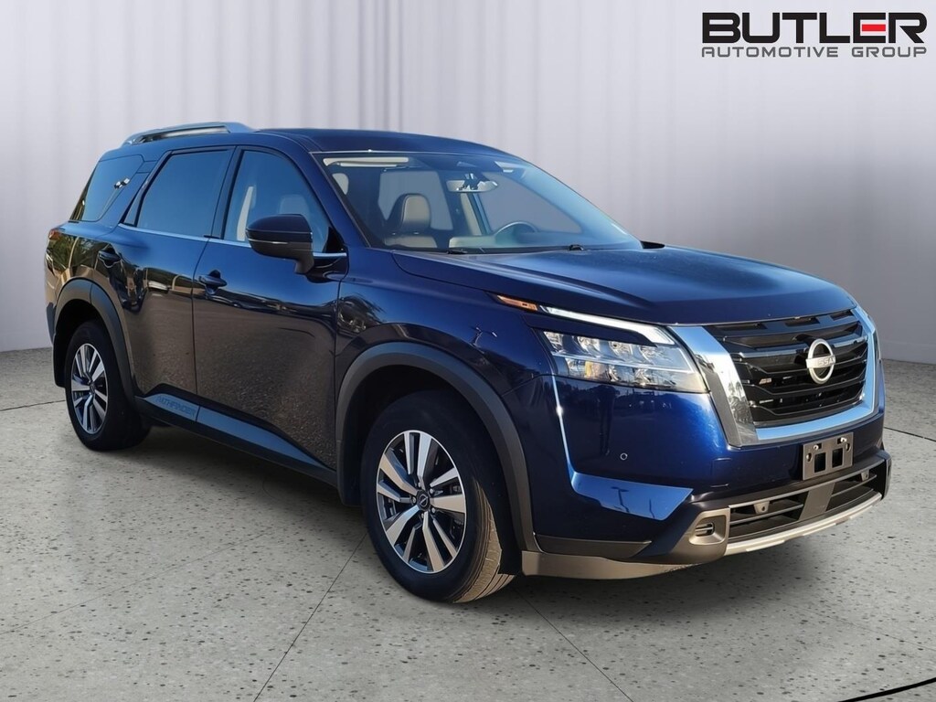 Used 2024 Nissan Pathfinder SL SUV