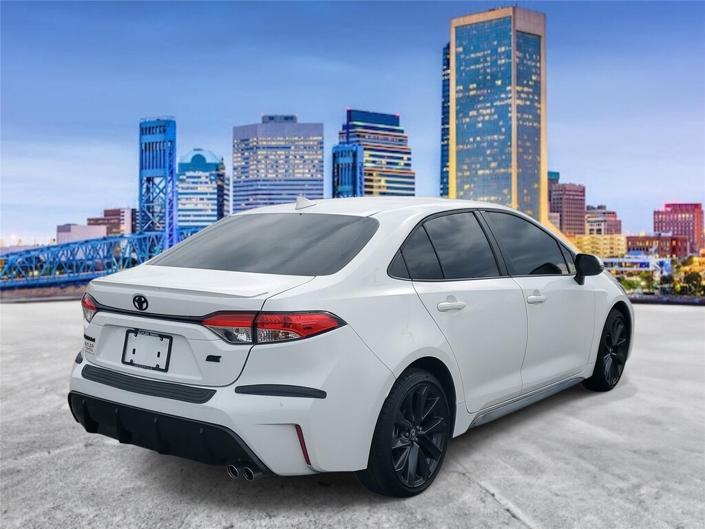 2024 Toyota Corolla SE photo 3