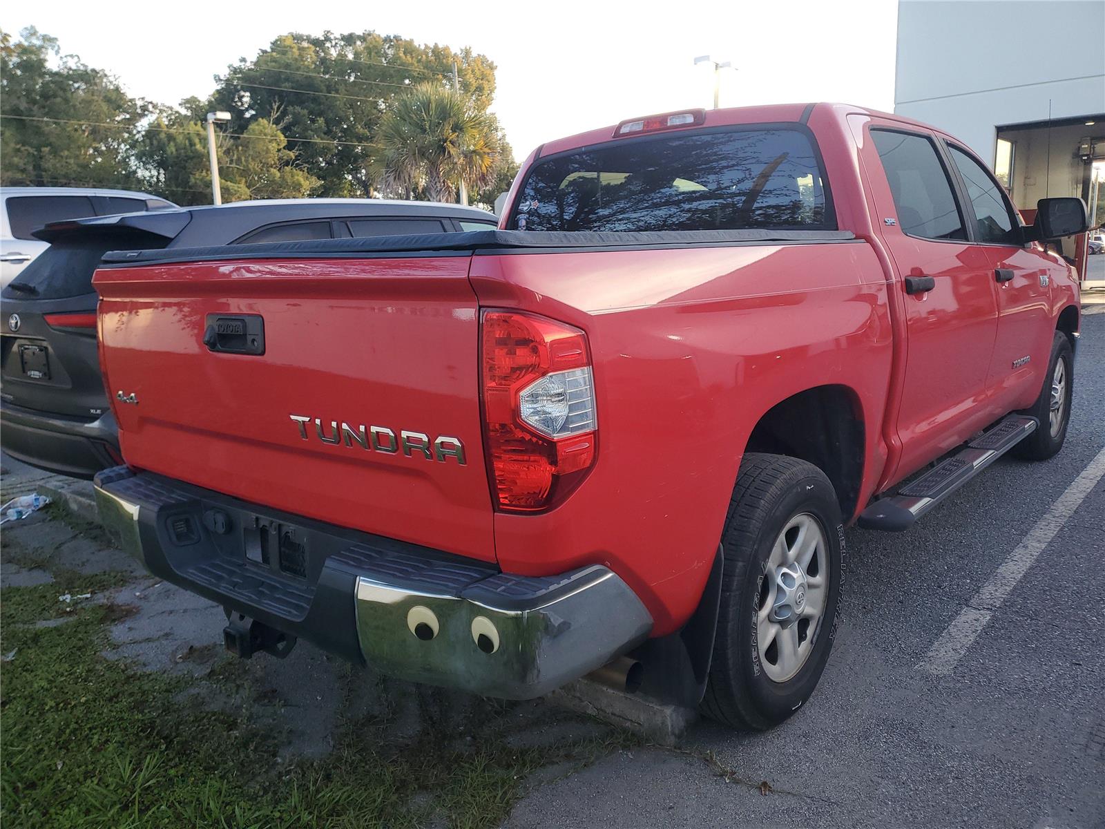 2016 Toyota Tundra SR5 CrewMax photo 3