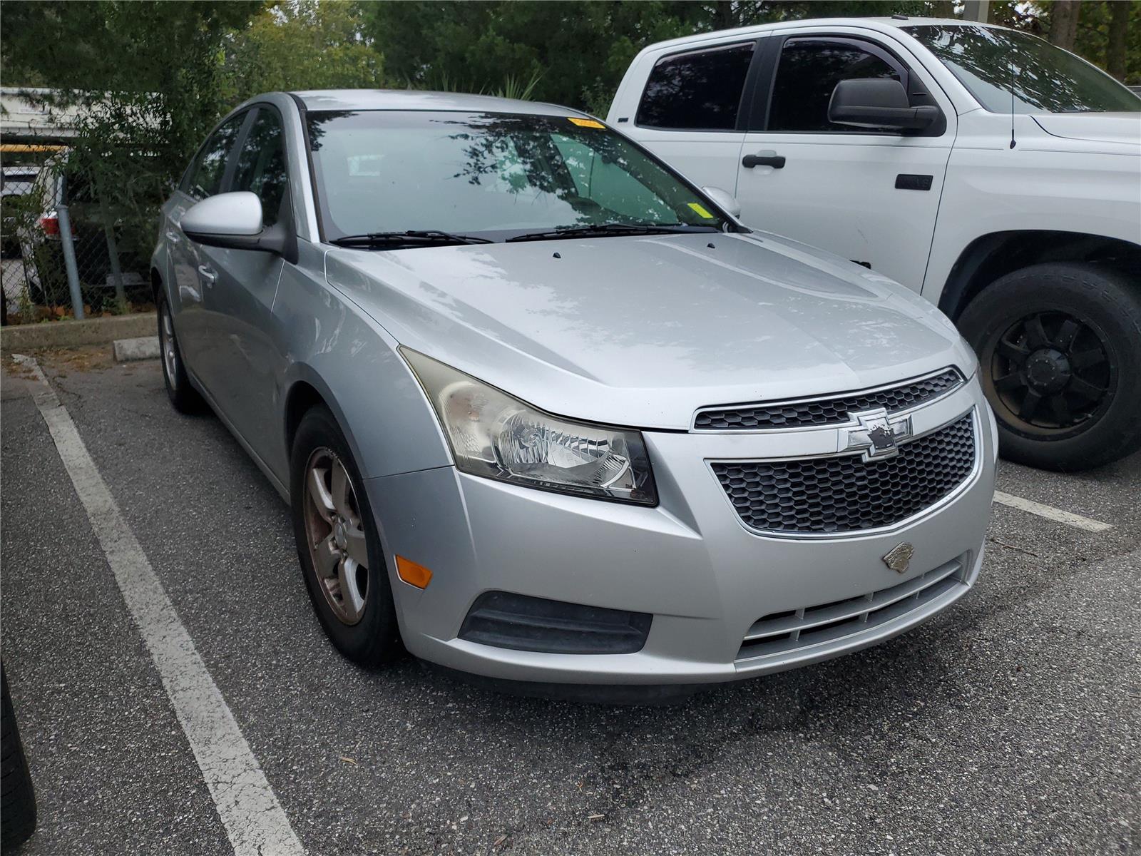 2013 Chevrolet Cruze photo 3