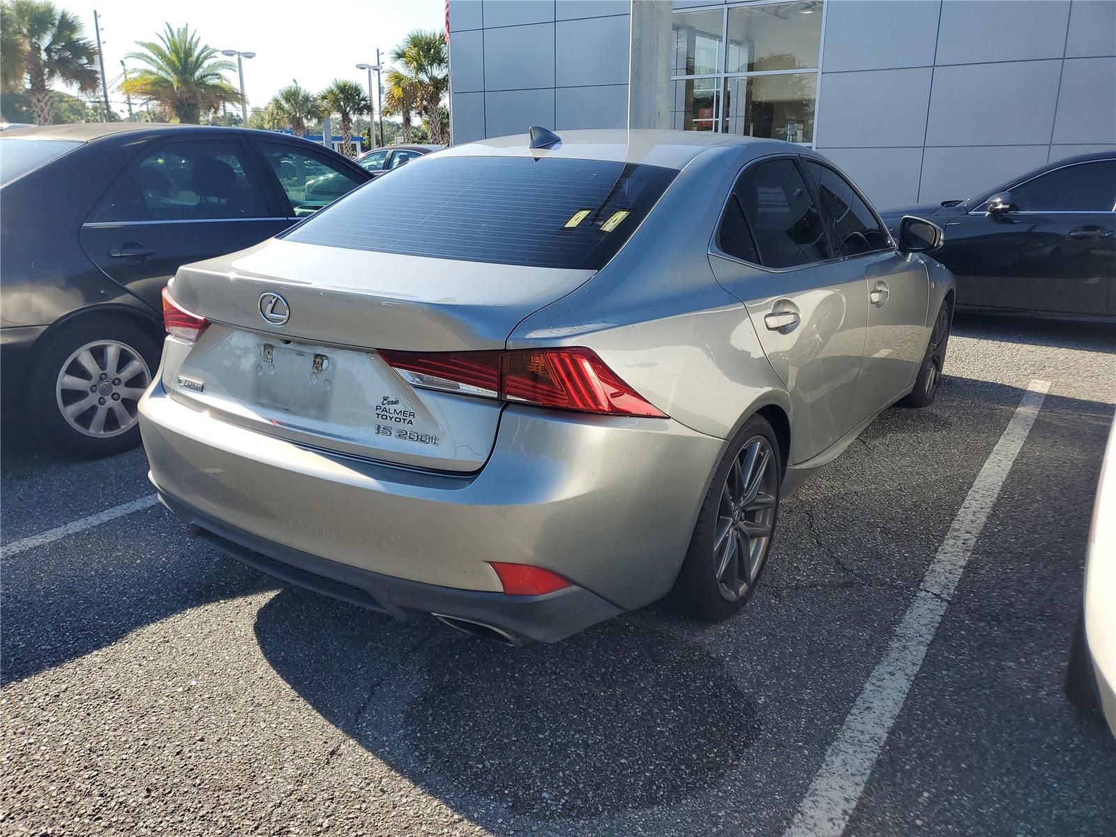 2017 Lexus IS 200t photo 3