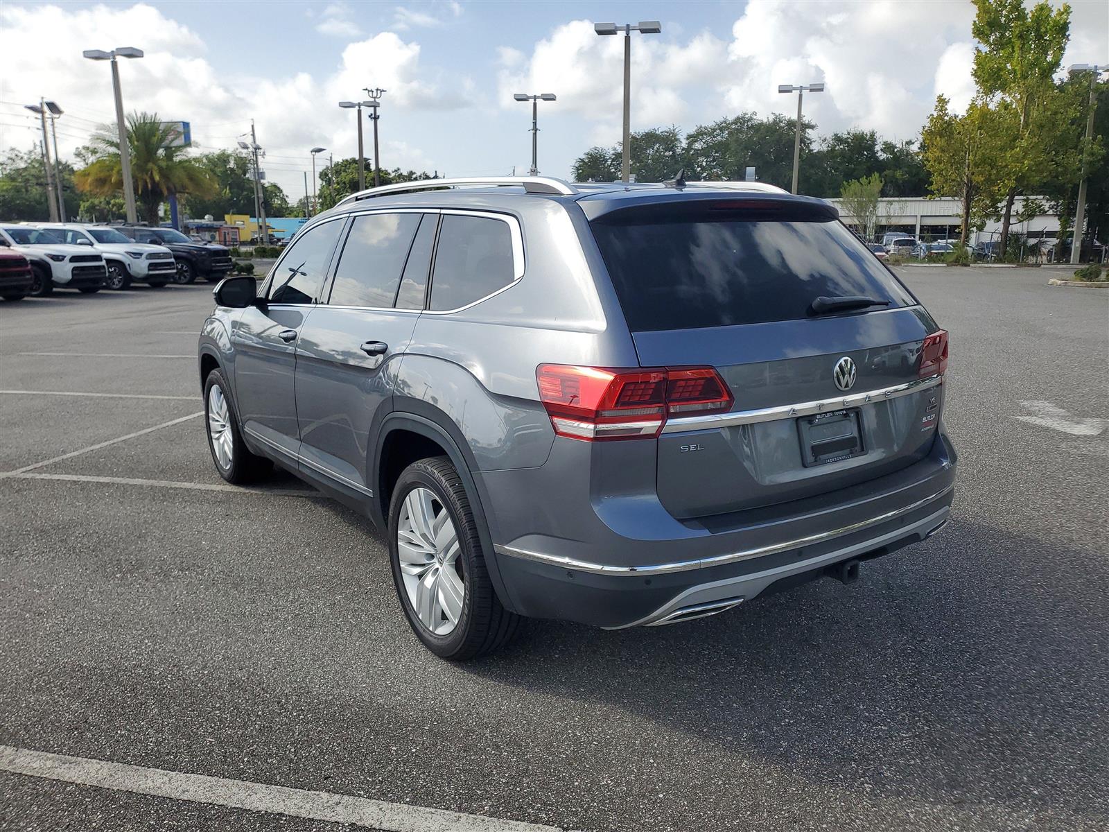 2018 Volkswagen Atlas V6 SEL Premium photo 2