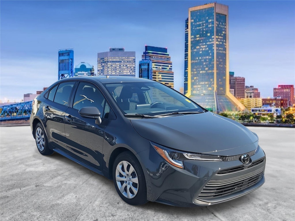 2023 Toyota Corolla LE photo 4