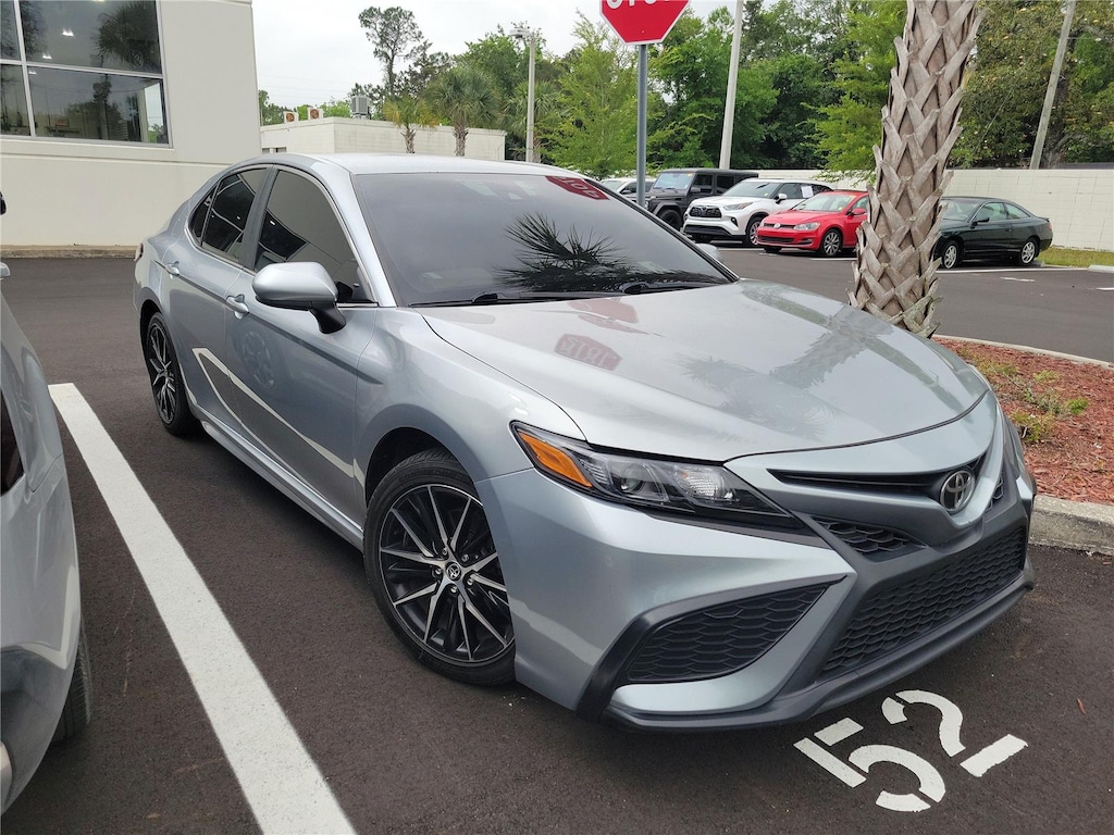Used 2021 Toyota Camry SE SDN SE