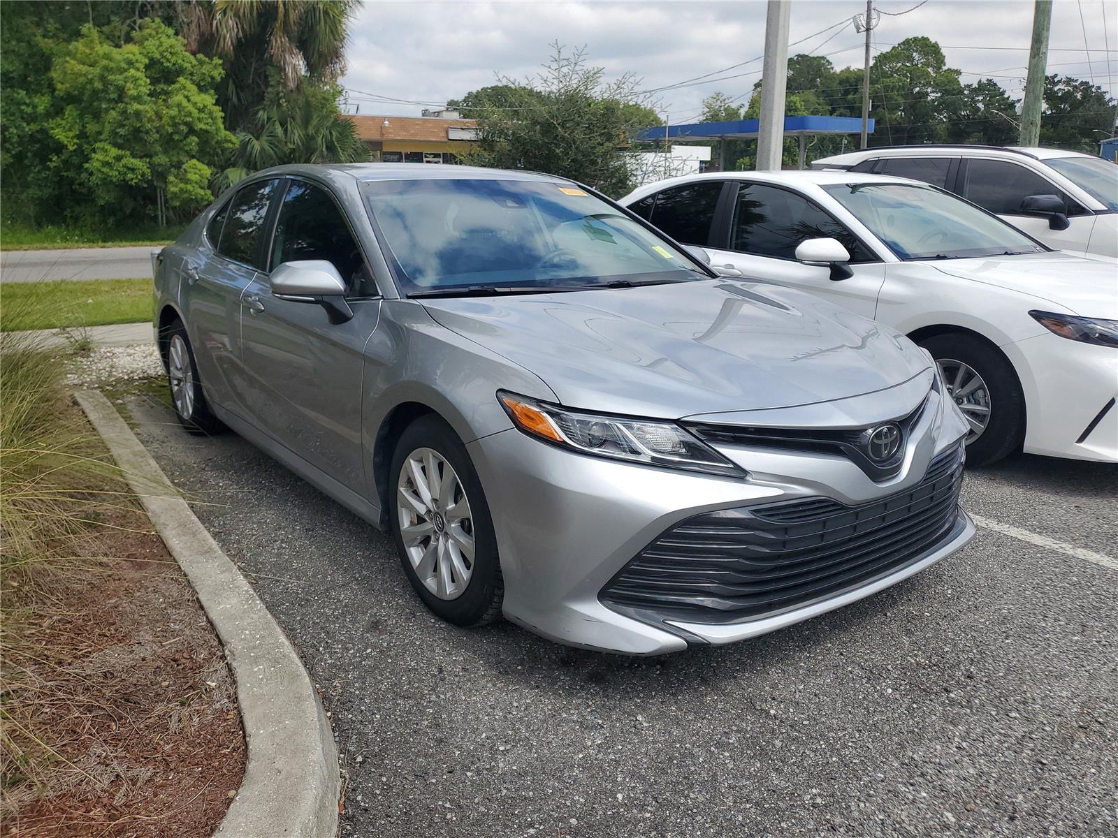 2019 Toyota Camry L photo 4