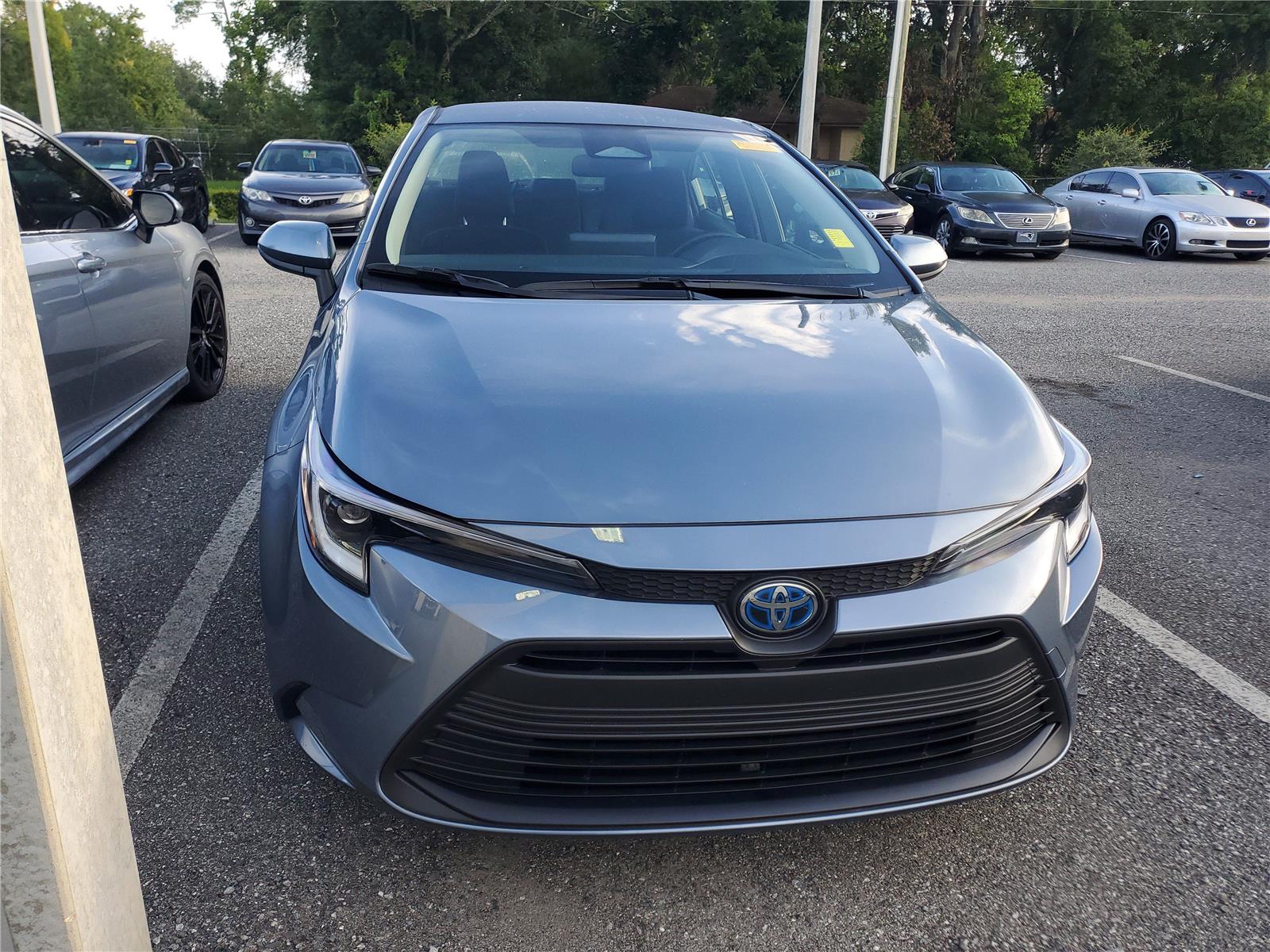 2025 Toyota Corolla Hybrid LE photo 4