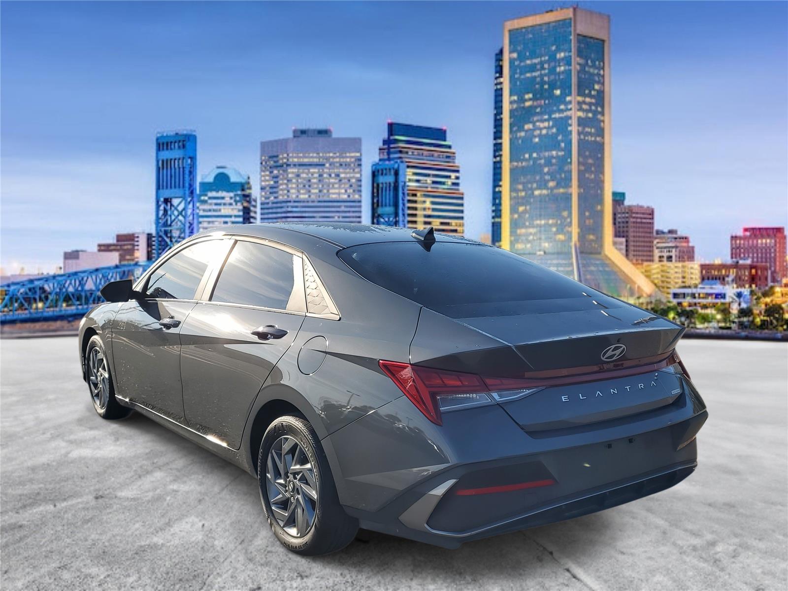 2024 Hyundai Elantra Hybrid Blue photo 2