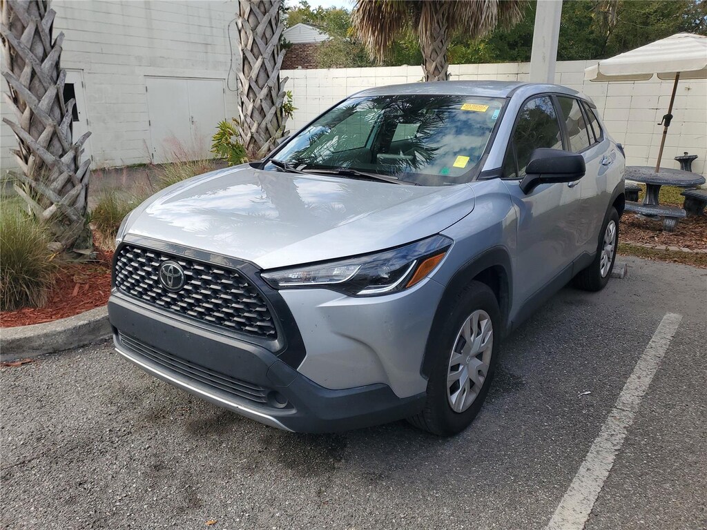2024 Toyota Corolla Cross L photo 2