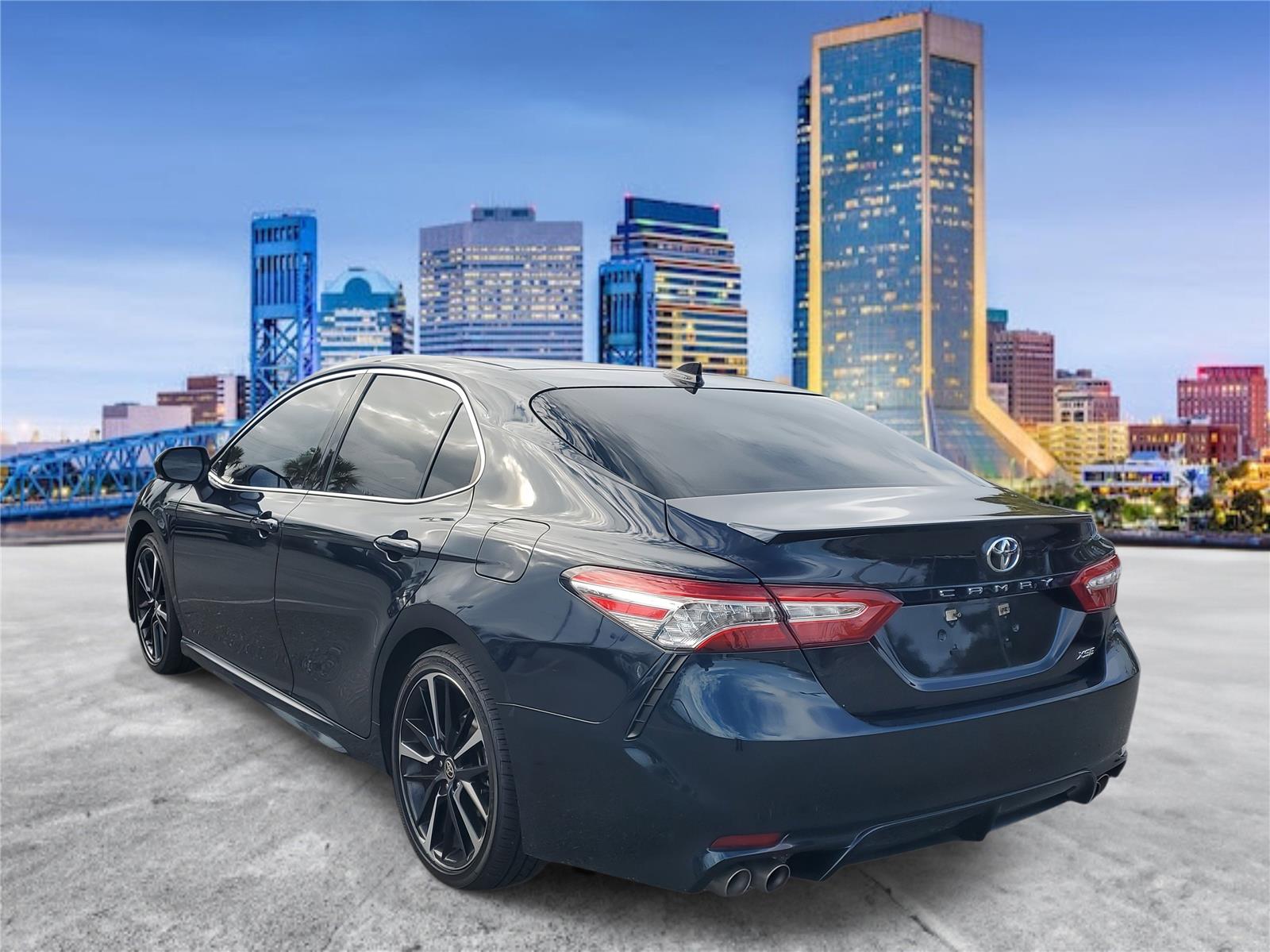 2020 Toyota Camry XSE photo 2