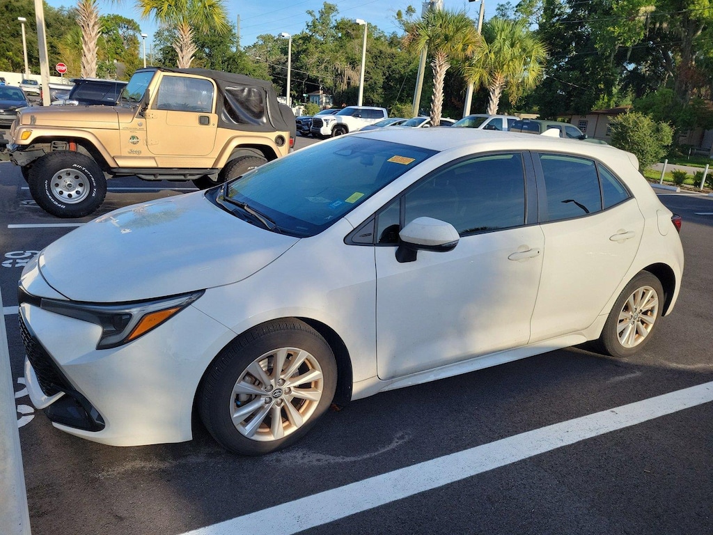 Used 2024 Toyota Corolla Hatchback SE Hatchback