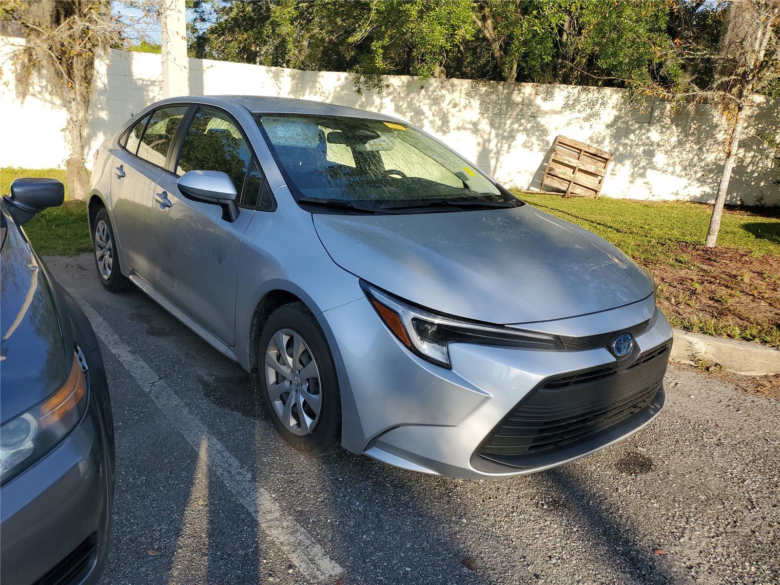 2025 Toyota Corolla Hybrid LE photo 4