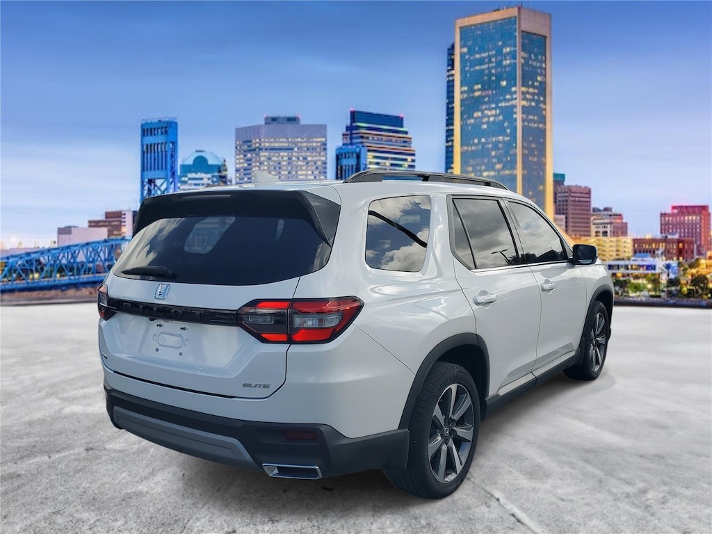 Used 2024 Honda Pilot Elite SUV