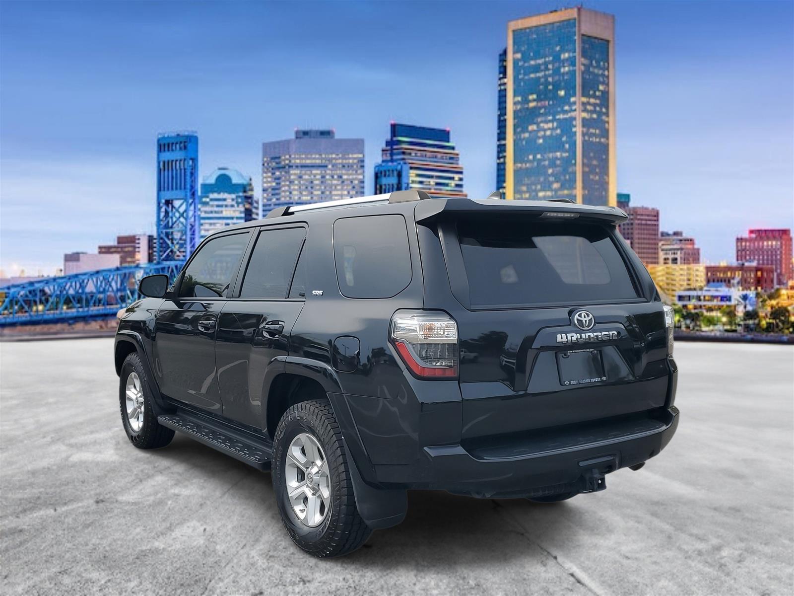 2020 Toyota 4Runner SR5 photo 2
