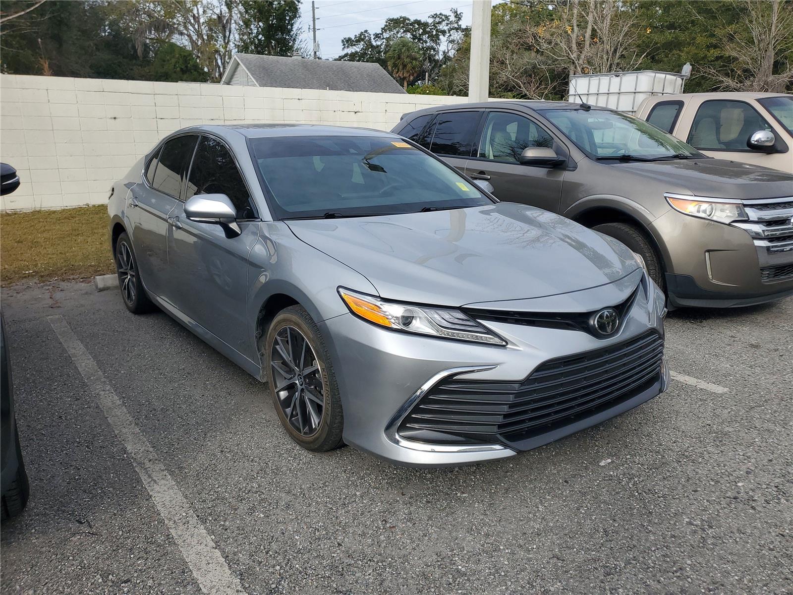 2024 Toyota Camry XLE photo 3