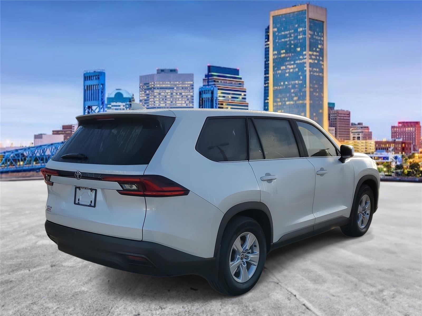 2025 Toyota Grand Highlander LE photo 3