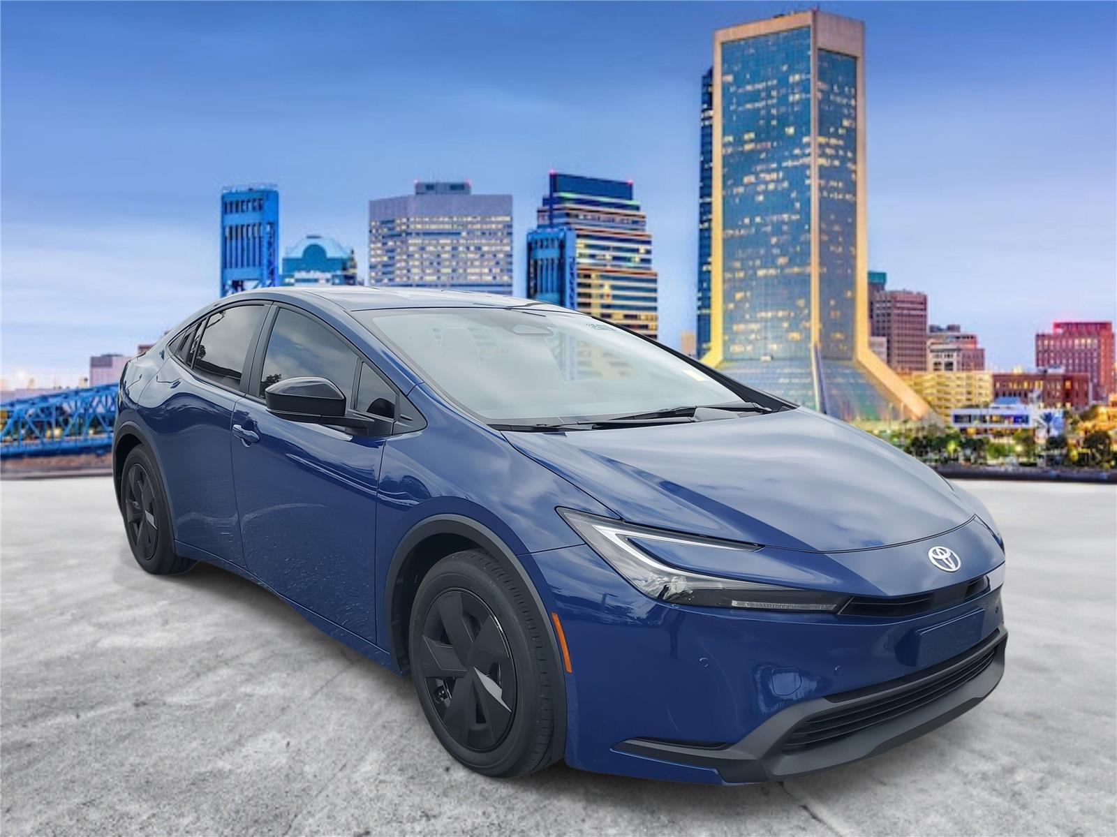 2025 Toyota Prius LE photo 4