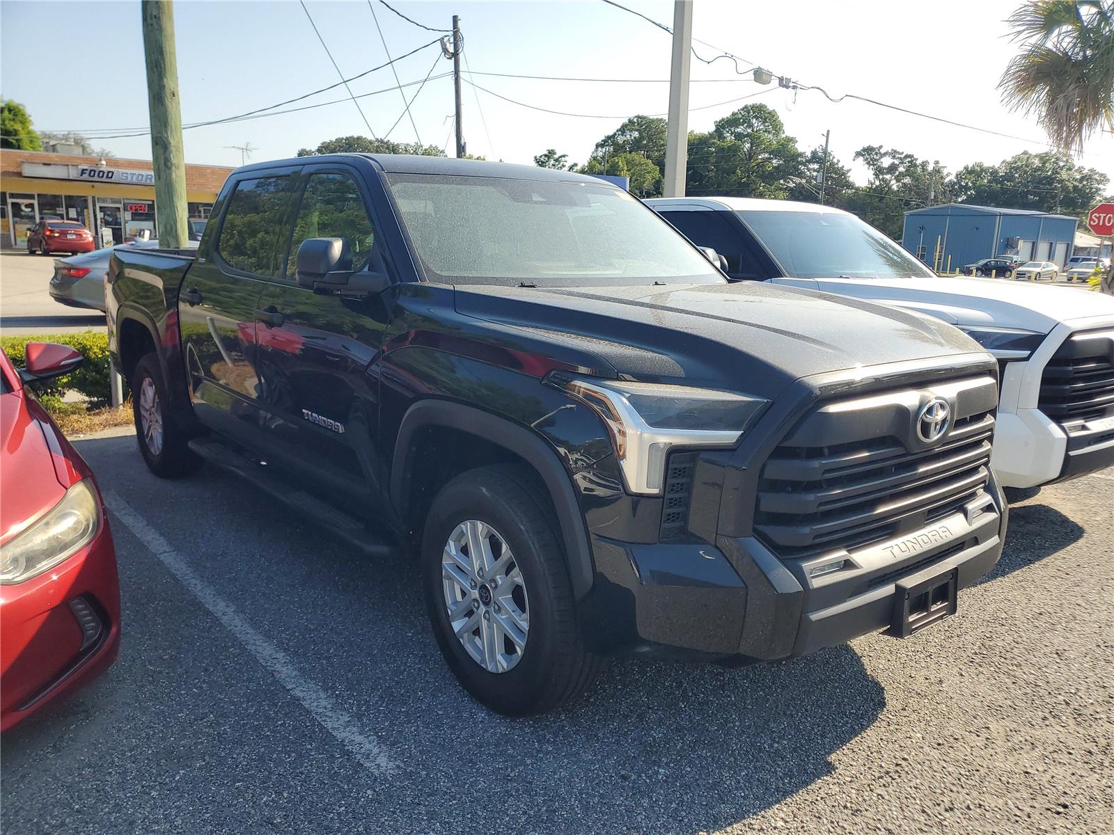 2022 Toyota Tundra SR5 CrewMax photo 4