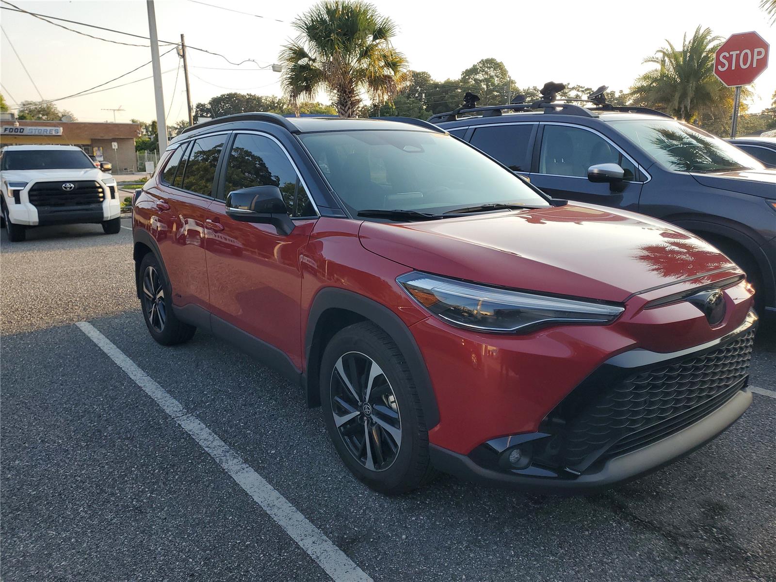 2023 Toyota Corolla Cross Hybrid XSE photo 4