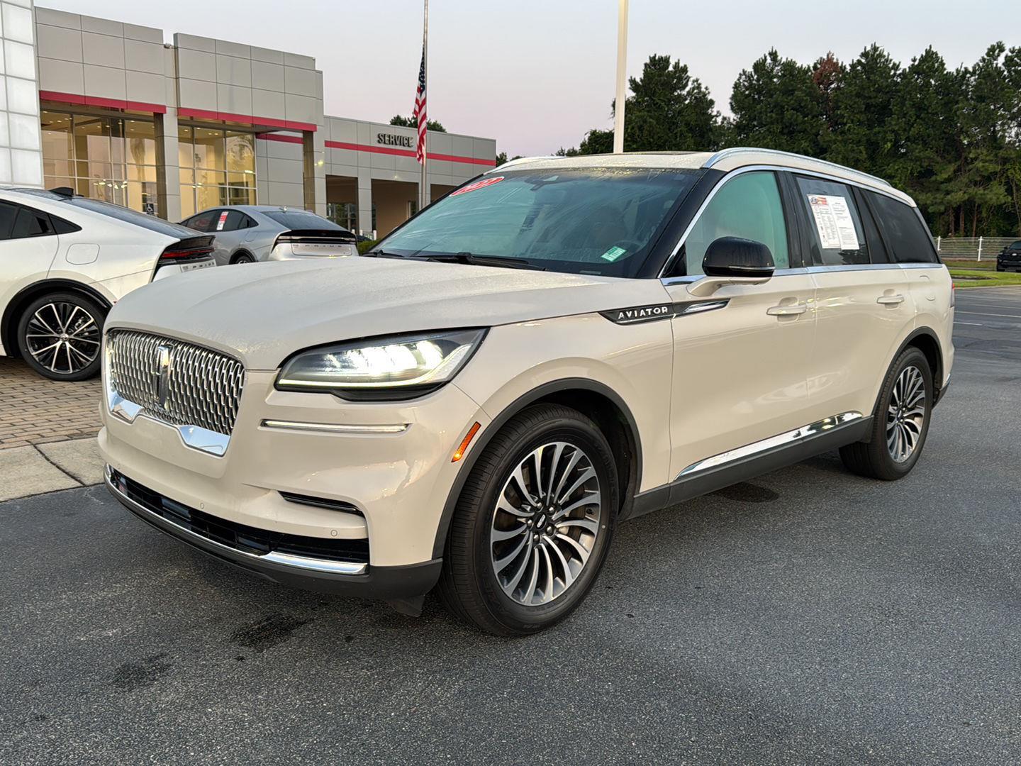 2022 Lincoln Aviator Reserve photo 2
