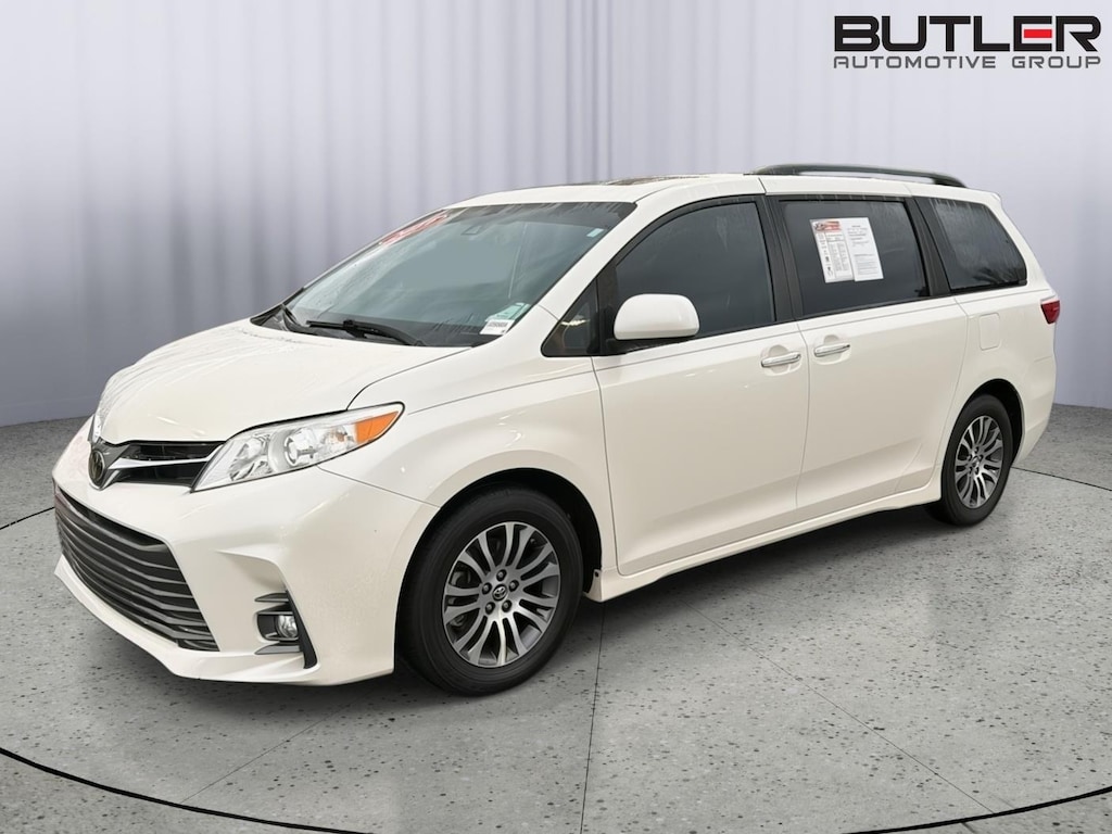 Used 2019 Toyota Sienna XLE 8-Passenger Van
