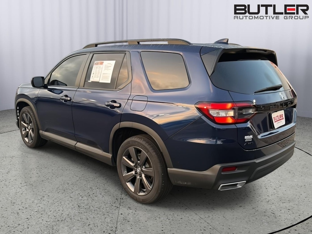 Used 2025 Honda Pilot Sport SUV