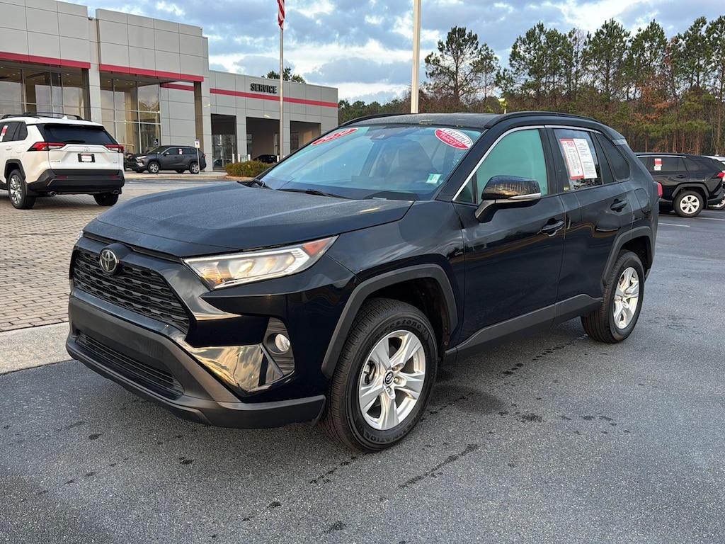 Used 2020 Toyota RAV4 XLE SUV