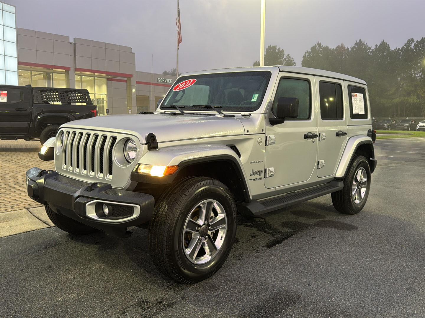 2022 Jeep Wrangler Unlimited Sahara photo 2