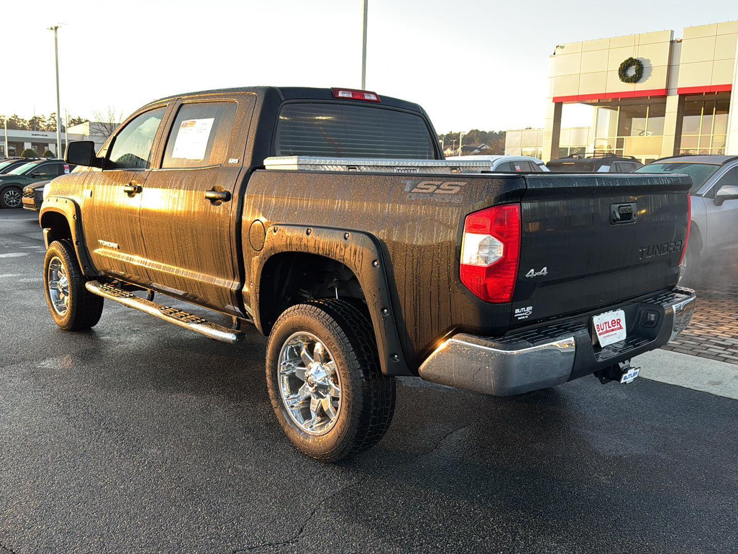 2018 Toyota Tundra SR5 CrewMax photo 3