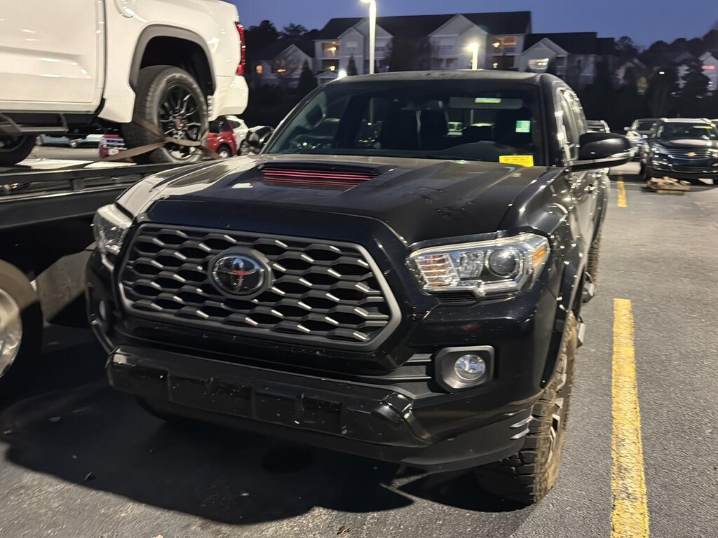 2021 Toyota Tacoma TRD Sport photo 3