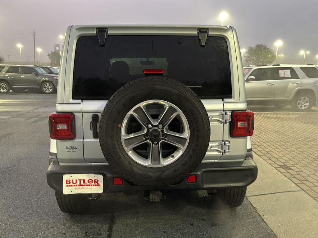 Used 2022 Jeep Wrangler Unlimited Sahara SUV