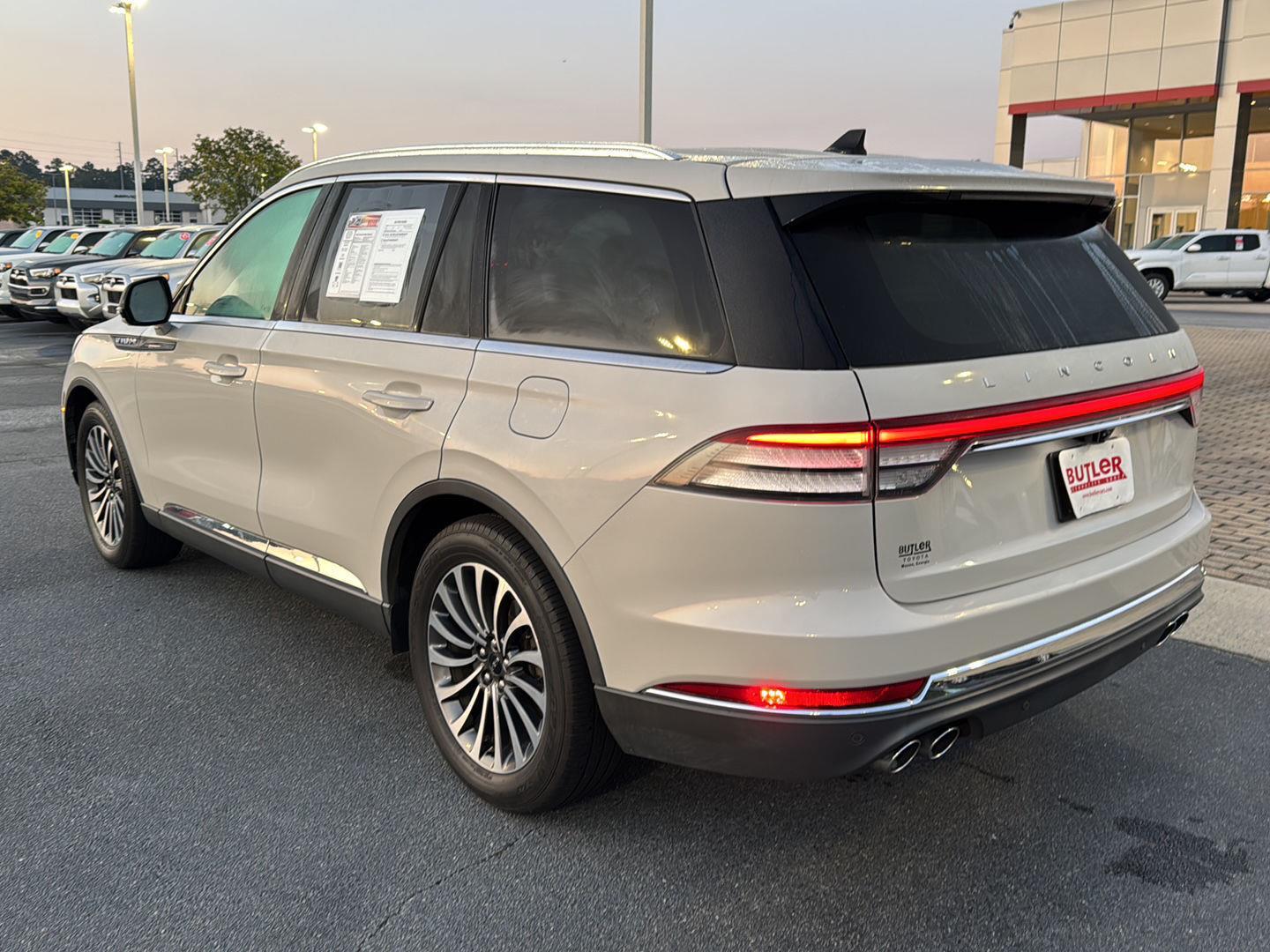 2022 Lincoln Aviator Reserve photo 3