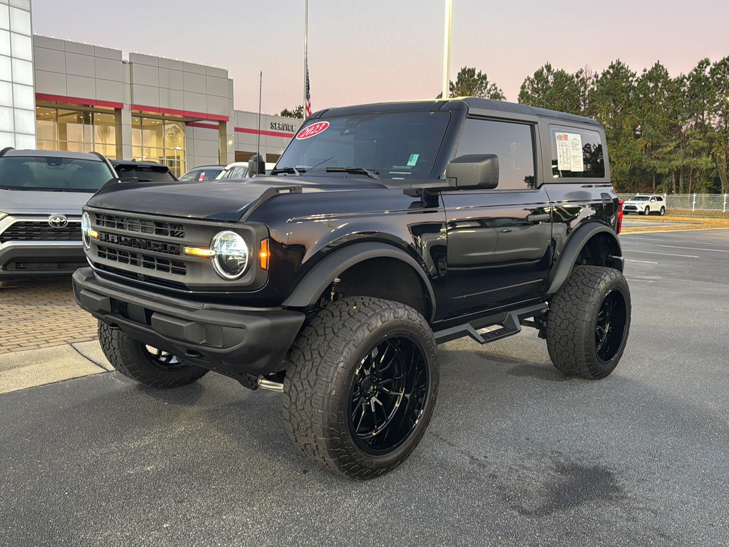 2023 Ford Bronco Base photo 2