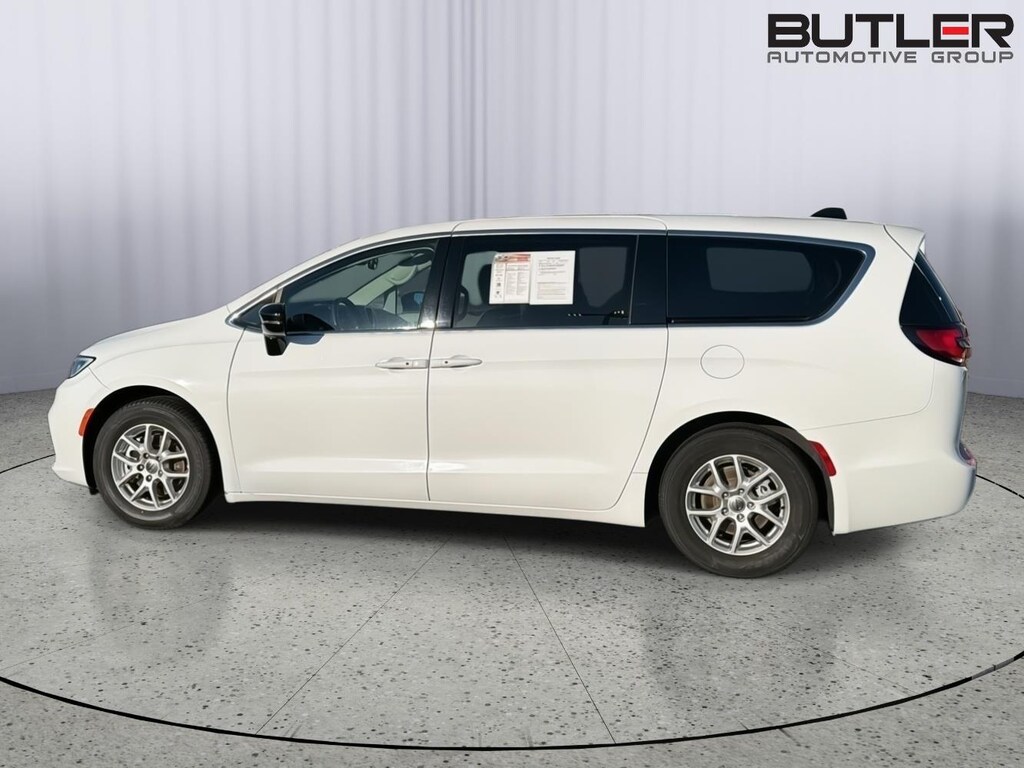 Used 2024 Chrysler Pacifica Touring L Van