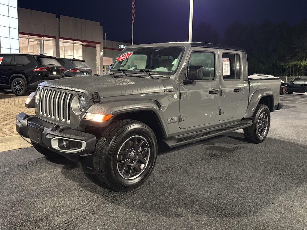 Used 2022 Jeep Gladiator Overland Truck
