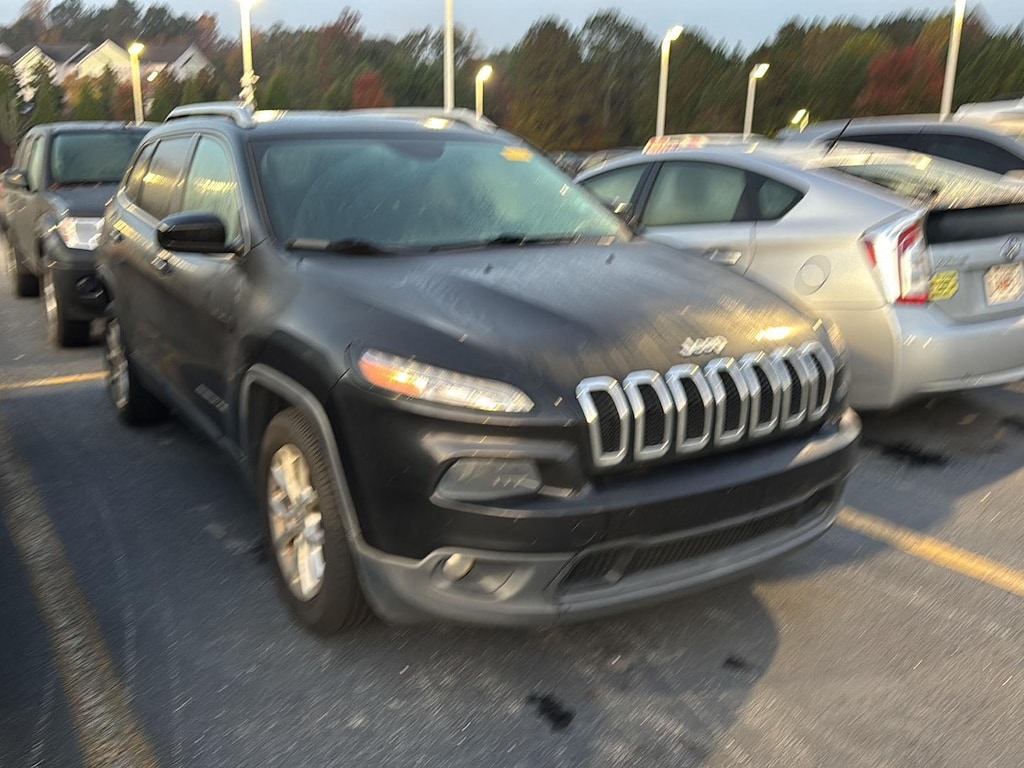Used 2015 Jeep Cherokee Latitude SUV