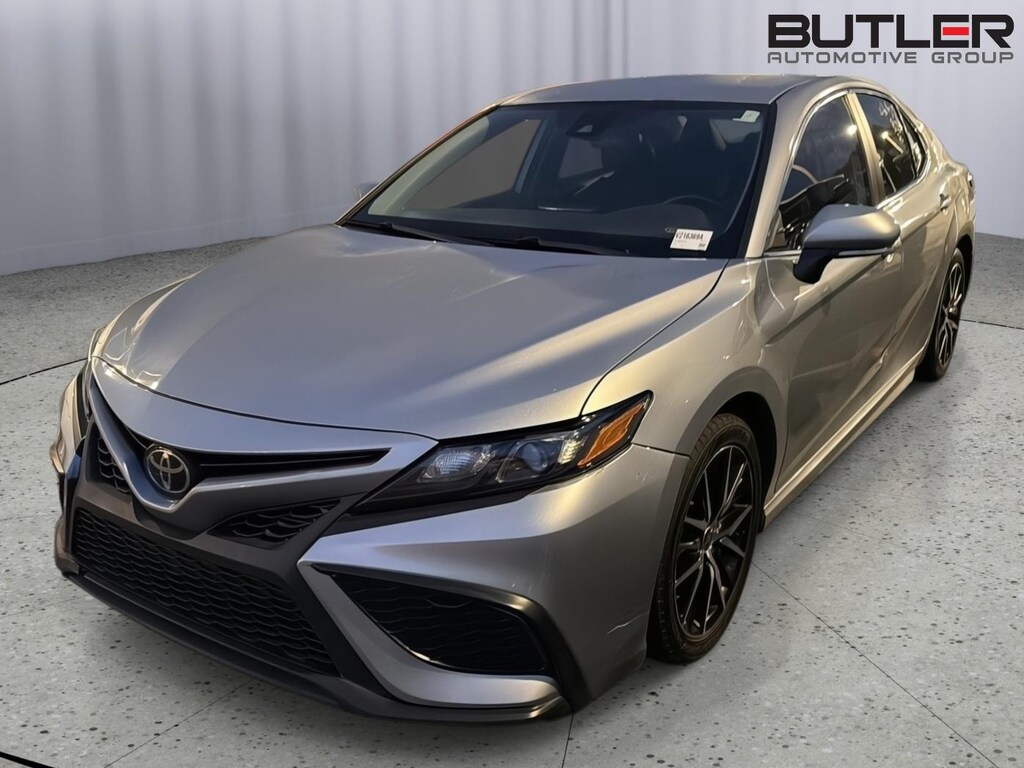 Used 2023 Toyota Camry SE Sedan