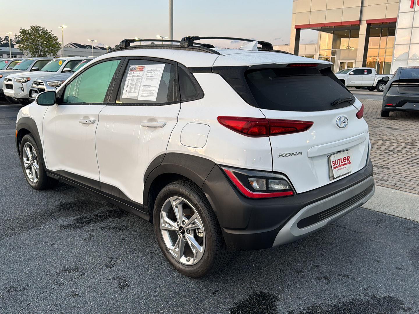2023 Hyundai Kona SEL photo 3