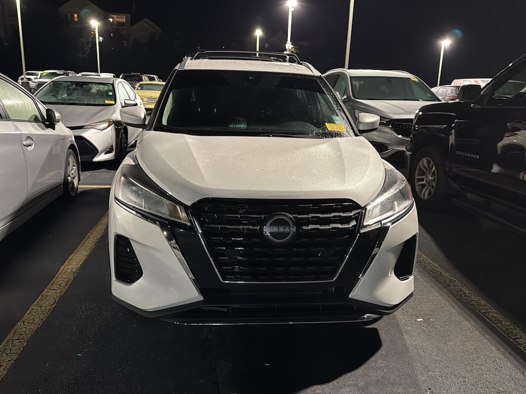 Used 2024 Nissan Kicks SV SUV