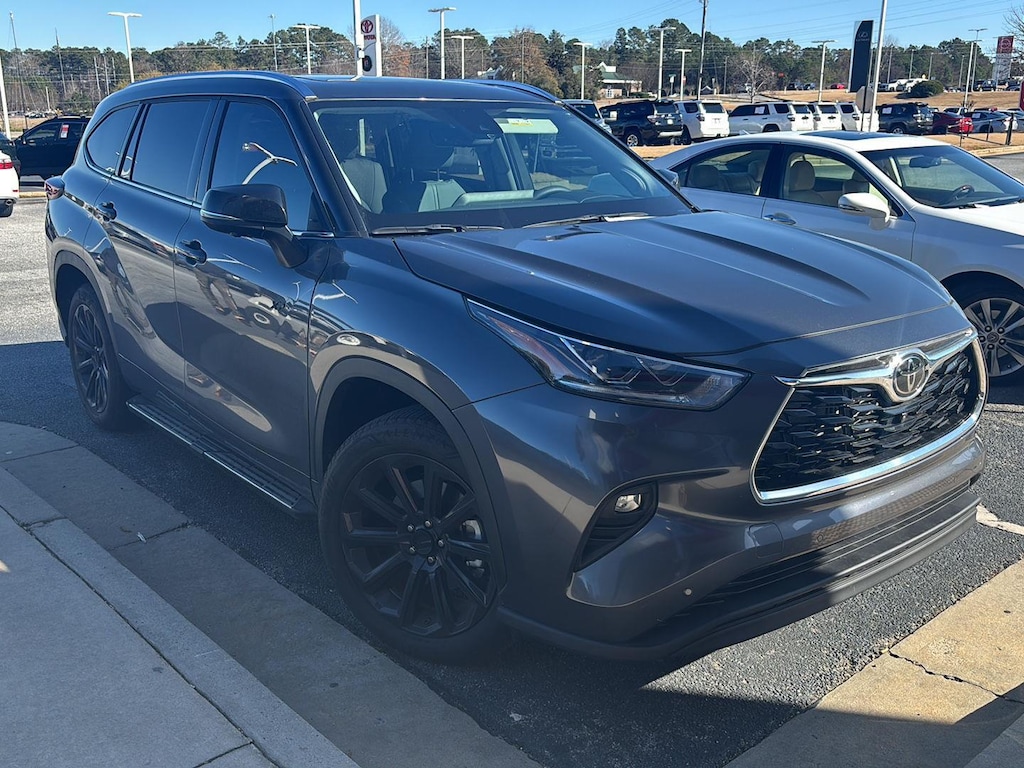 Used 2025 Toyota Highlander Limited SUV