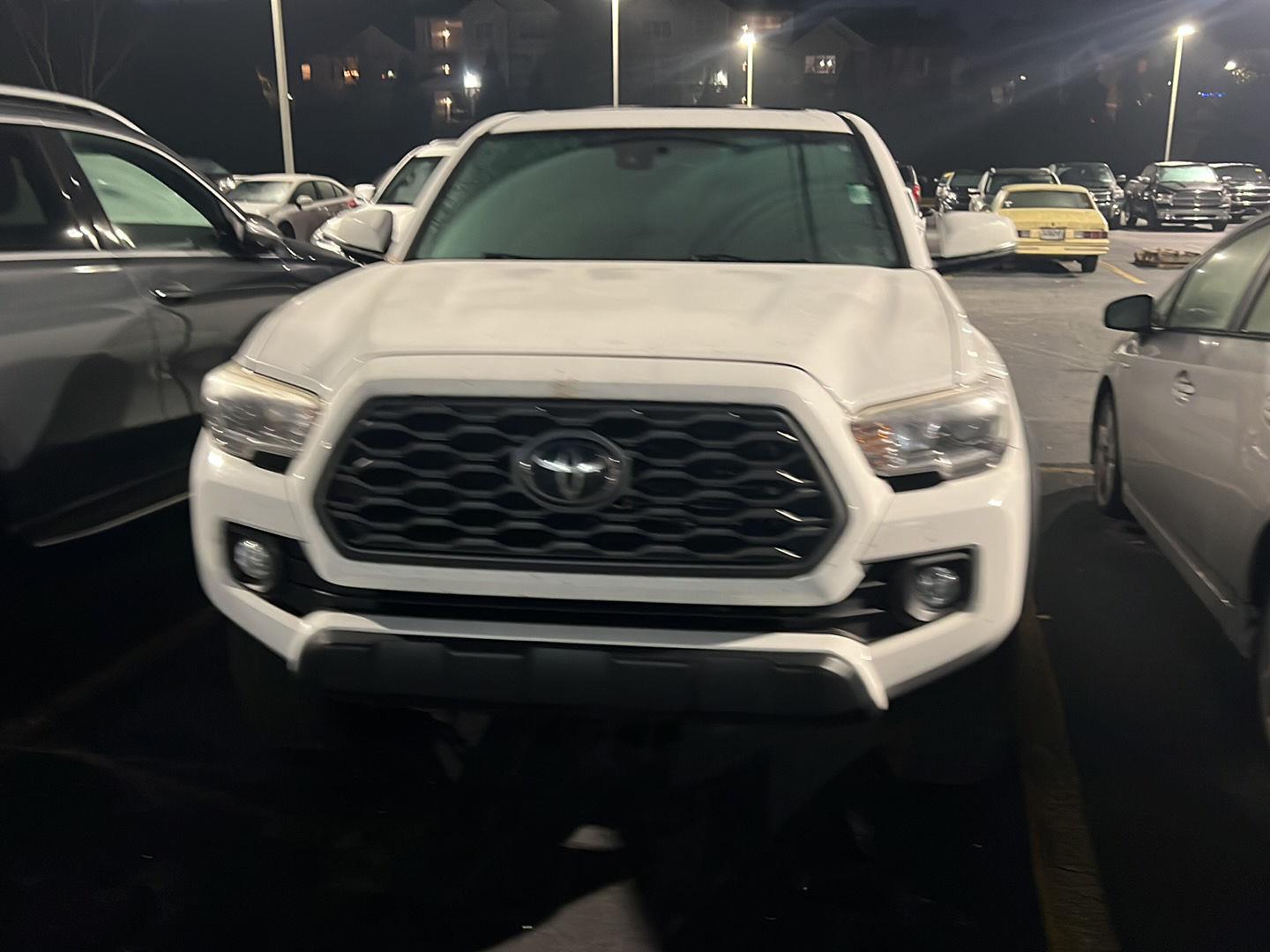 2020 Toyota Tacoma TRD Off-Road photo 2