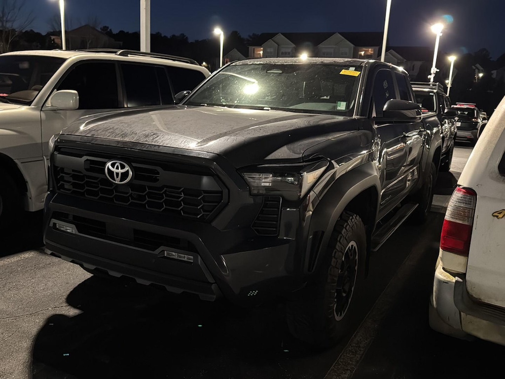 2024 Toyota Tacoma TRD Off-Road photo 3