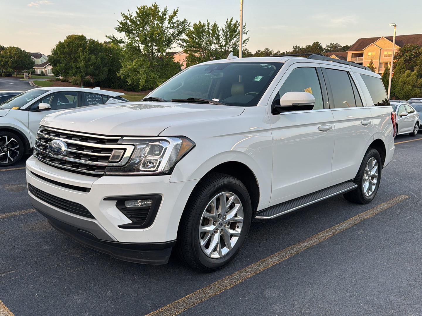 2021 Ford Expedition XLT photo 2