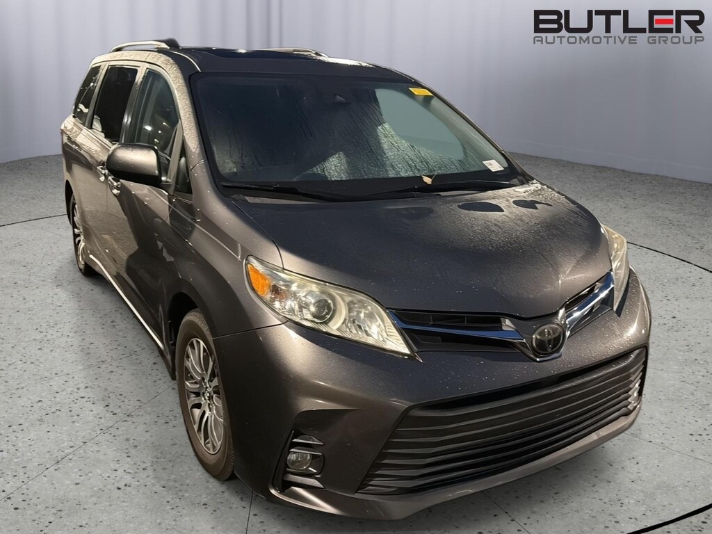 Used 2019 Toyota Sienna XLE 8-Passenger Van